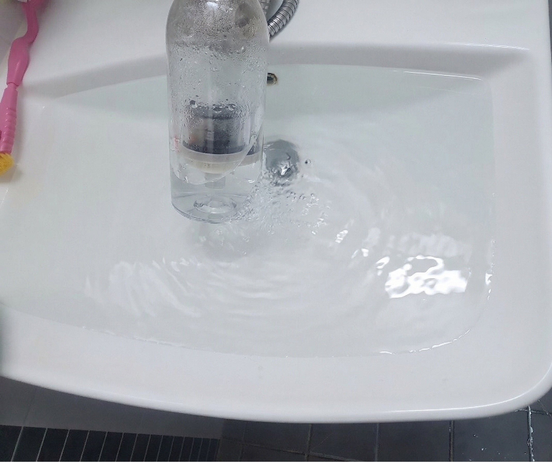 수도배관 이온수 세척 후 — 깨끗한 물